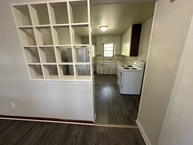 Foto del edificio - 1 bd/1 ba -1017 S Glenwood Dr #A, Independence, MO 64053 DUPLEX - Rent $825 - FRONT OF Duplex