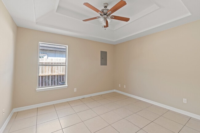 Building Photo - 418 Lotto Ln