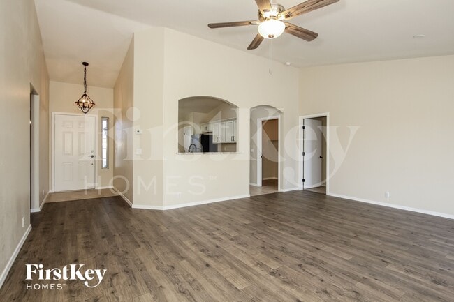 Foto del edificio - 6396 N 81st Dr