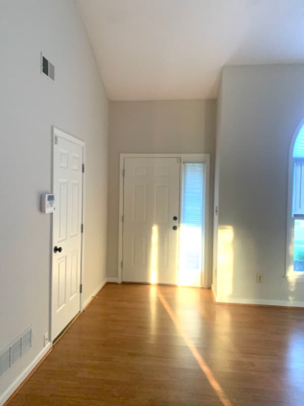Building Photo - 3737 White Pine Dr