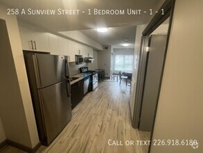 Building Photo - 258 Sunview St