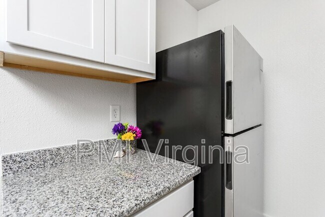 Foto del edificio - 1619 E Ocean View Ave