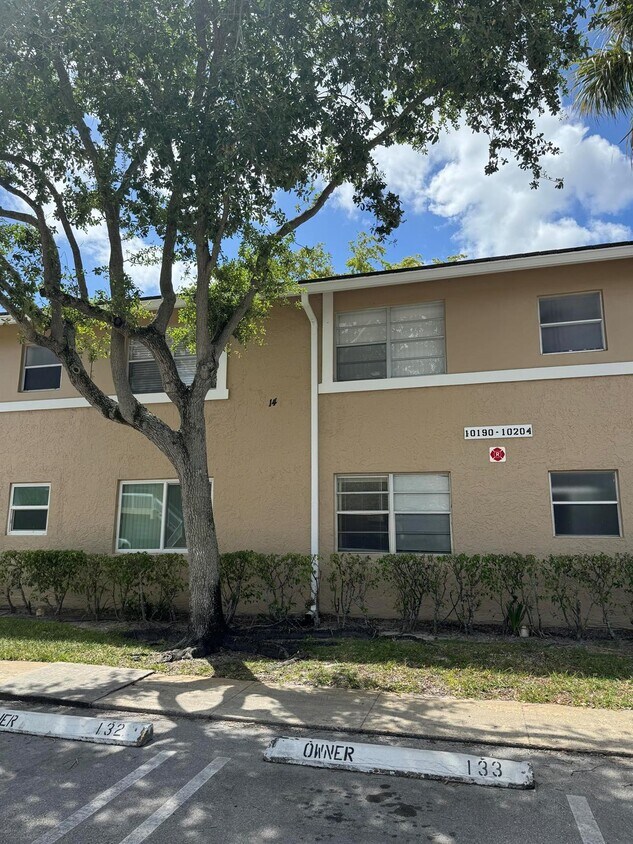 Primary Photo - 10202 Twin Lakes Dr