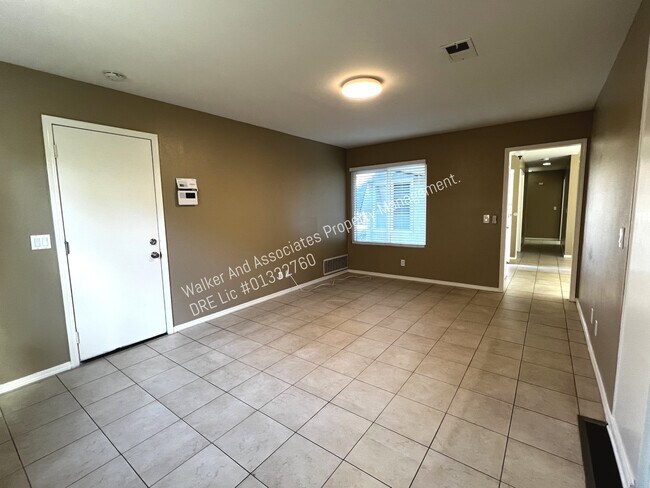 Foto del edificio - 202 Larkspur Dr