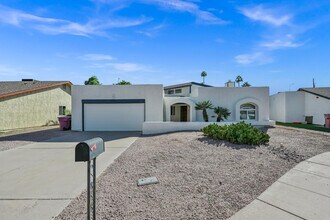 Building Photo - 7725 E Rovey Ave