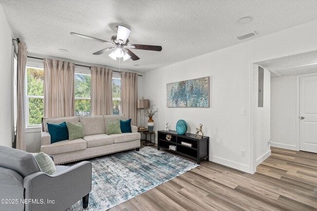 Foto del edificio - 805 Garth Ave