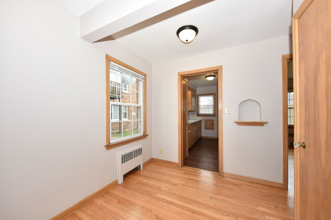 Building Photo - 6911 W Lisbon Ave