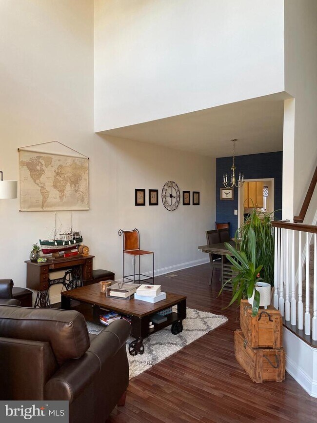 Foto del edificio - 8 Hemlock Ln