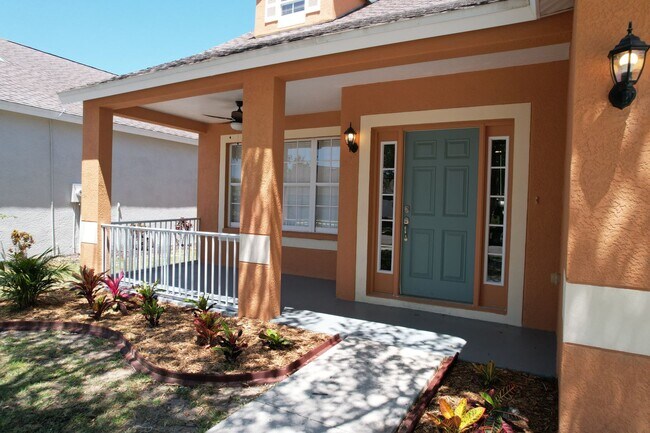 Foto del edificio - 4 Bedroom - 2.5 Bath - Two Story - Large Patio