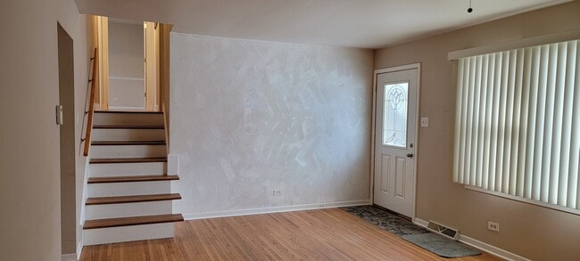 Building Photo - 961 Sycamore Ln