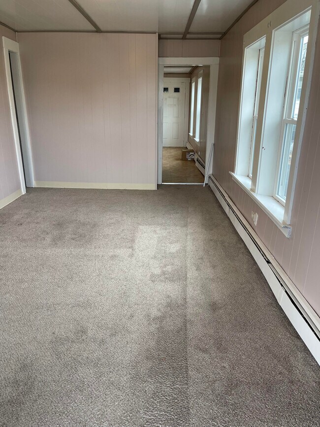 102 Sayles St, Southbridge, MA 01550 Apartments in Southbridge, MA