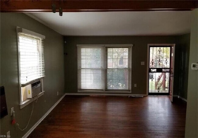 Foto del edificio - 7108 Chryslon Ln