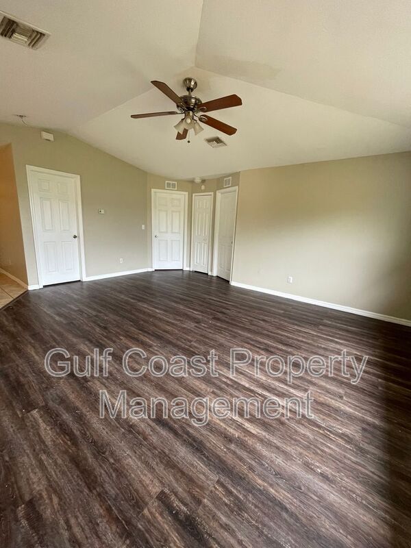 Foto del edificio - 1088 Jaguar Blvd