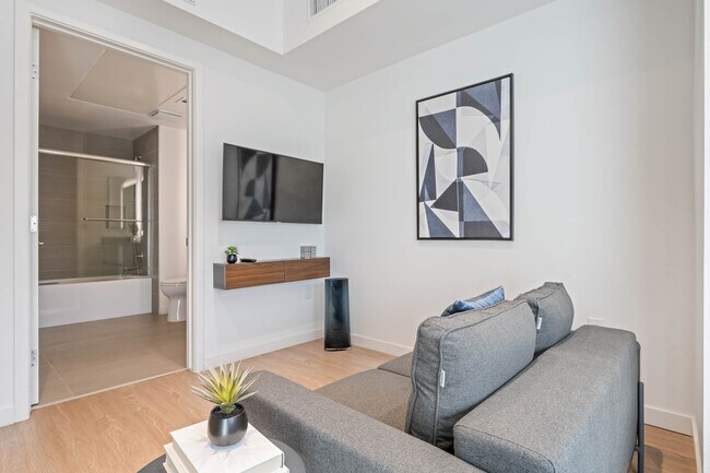 Foto del edificio - 8820 Belford Ave