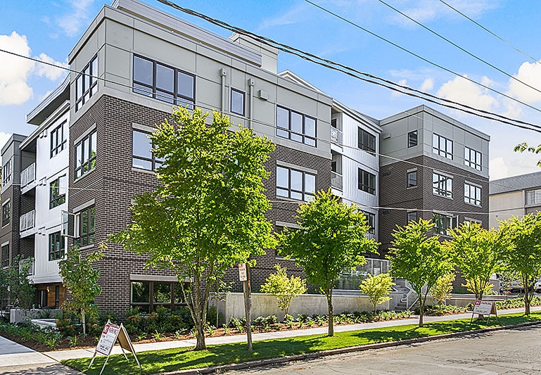 Denny 18 Apartments - 1823 18th Ave
