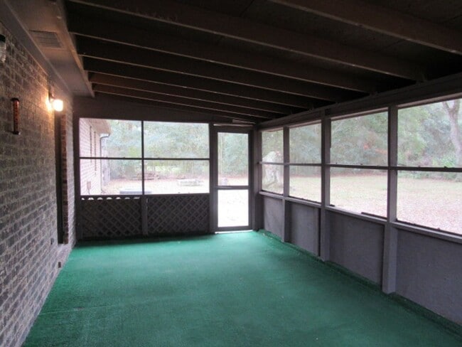 Building Photo - Nice home in Pace!