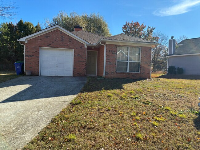 Foto del edificio - Room in House on Klondike River Rd
