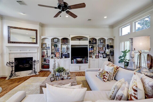Building Photo - 5772 Sugar Hill Dr