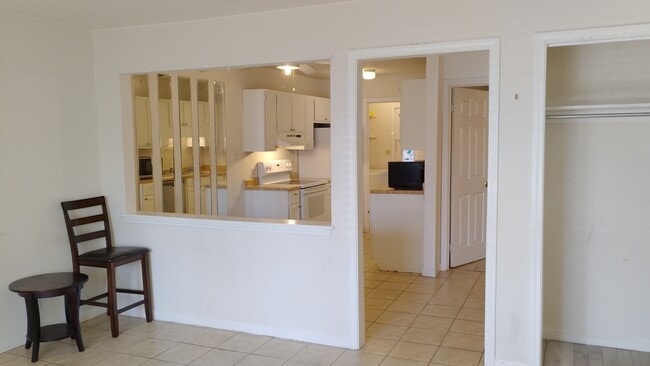 Building Photo - 755 Burcale Rd