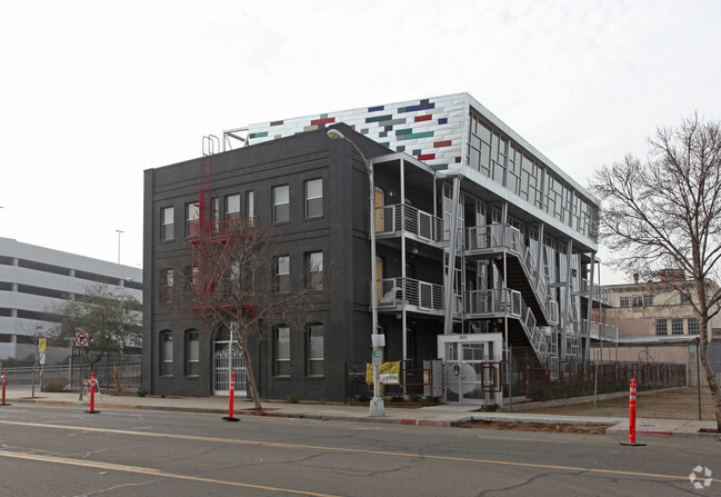 Foto del edificio - MayFlower Lofts