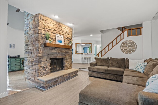 Foto del edificio - 4321 Sunscape Ln