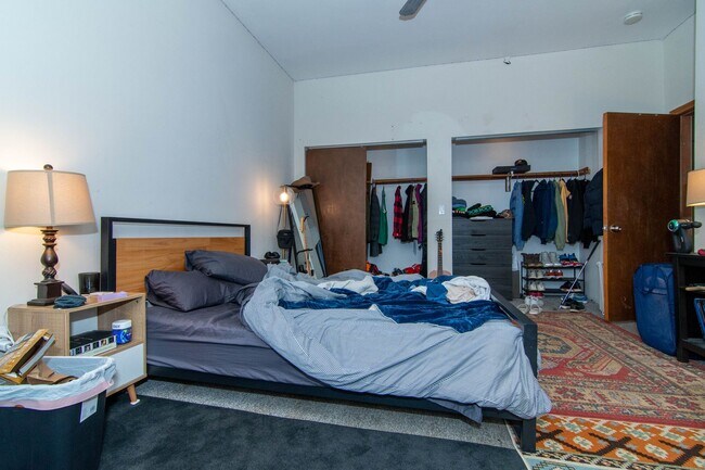 Foto del edificio - Spacious 4 Bed / 2 Bath on Park Dr | In-Unit Laundry | Fenway | 9/1