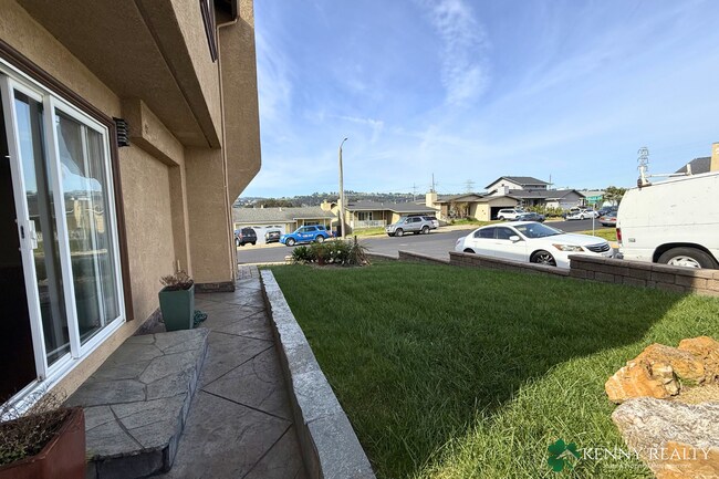 Foto del edificio - Beautifully Remodeled 4 Bed Home with Loft + Prime Location
