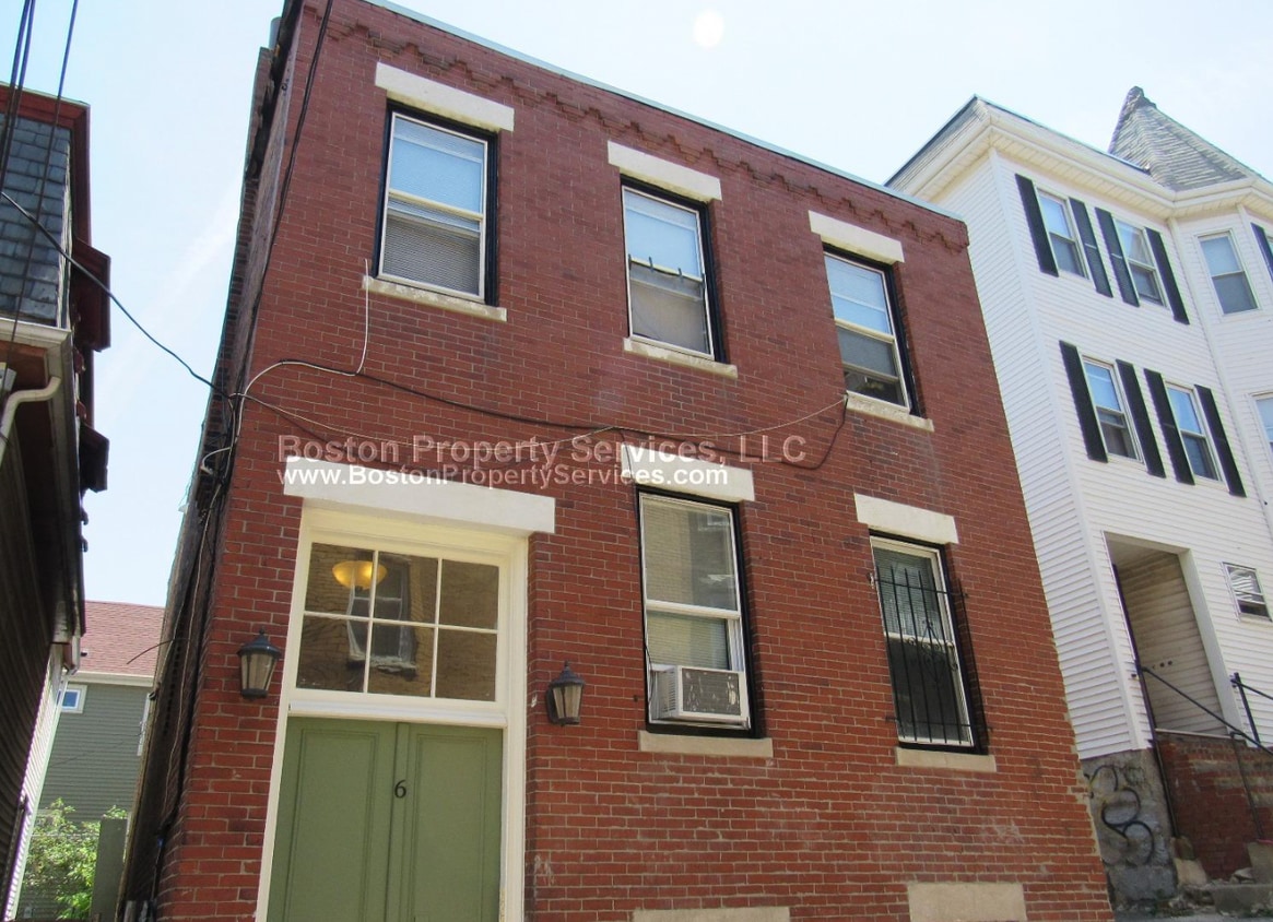 Building Photo - 10 Shepherd Ave