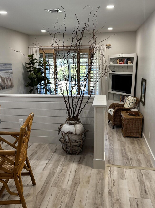 Building Photo - 634 Bayou Dr