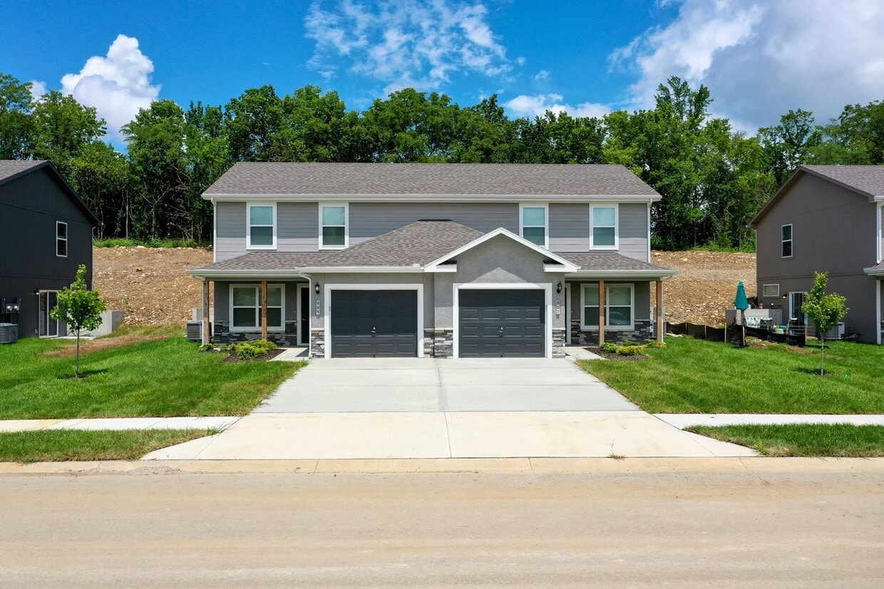 Primary Photo - 3 bedroom newly constructed townhome!