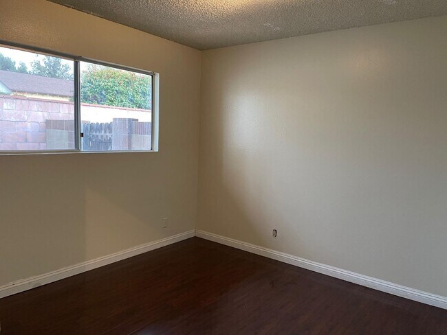 Building Photo - 520 W Colorado Ave