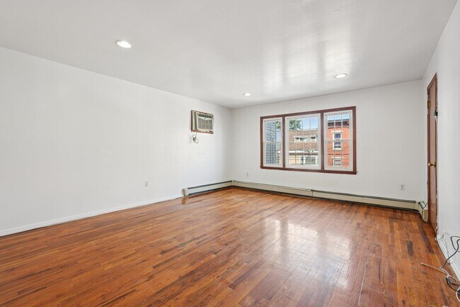 Foto del edificio - 105 Beacon Ave