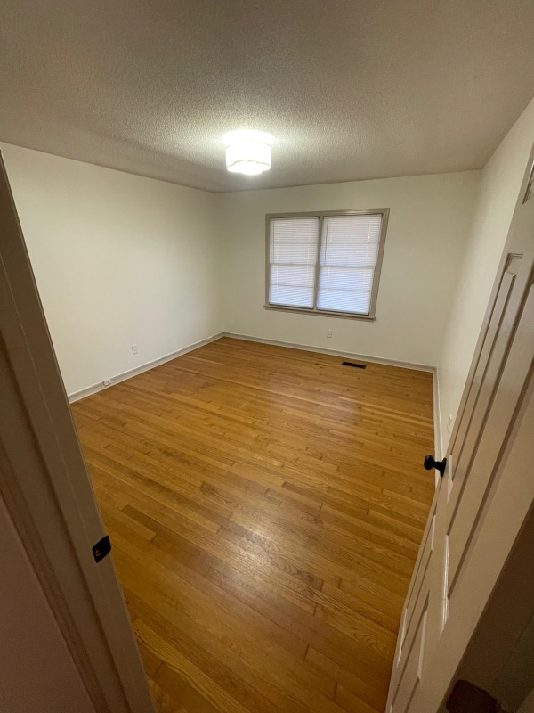 Foto del edificio - 1600 E 29th St