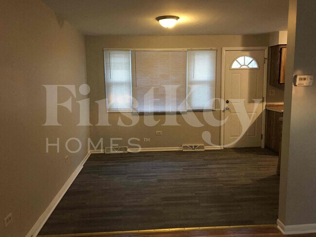 Foto del edificio - 13329 S Mackinaw Ave