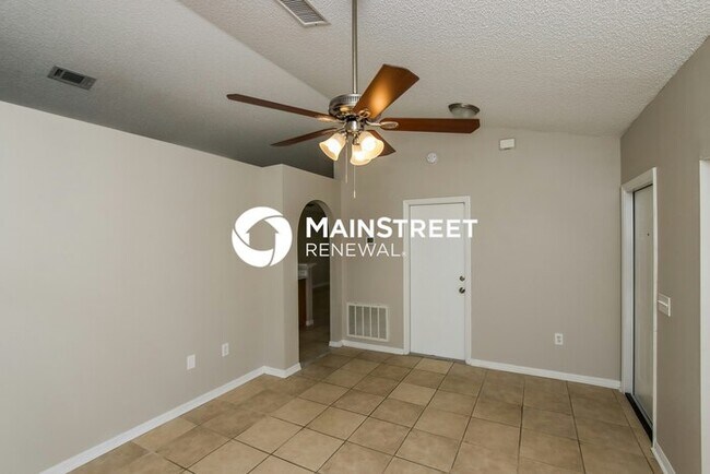 Foto del edificio - 4 Bedroom Pet-Friendly Home in Palm Bay, FL with Main Street Renewal
