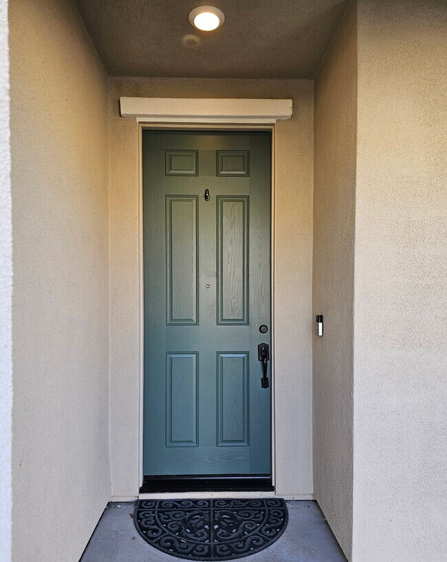 Building Photo - 8112 Avanti Dr
