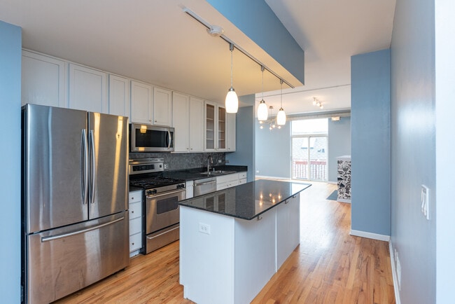 Building Photo - 2356 N Elston Ct