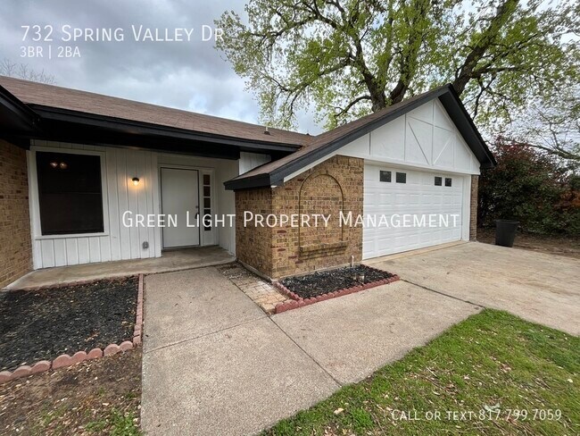 Building Photo - 732 Spring Valley Dr