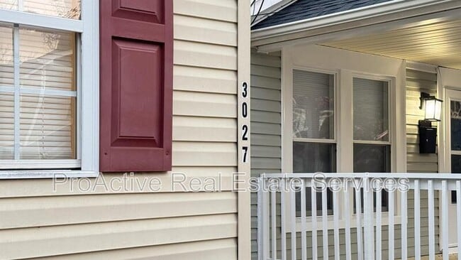 Building Photo - 3027 Peronne Ave