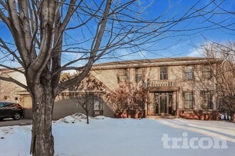 Building Photo - 10772 Hawthorn Trail