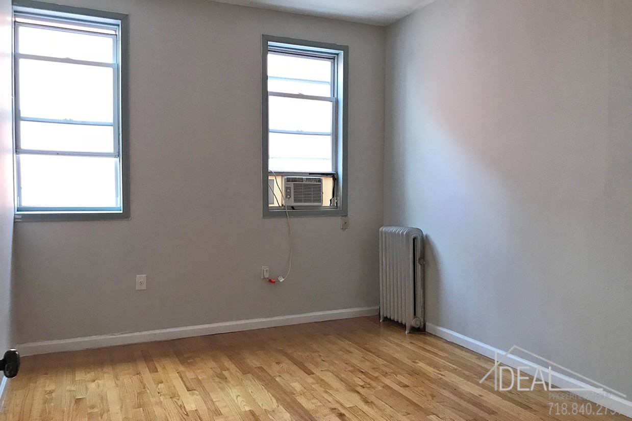 Primary Photo - 138 Smith St