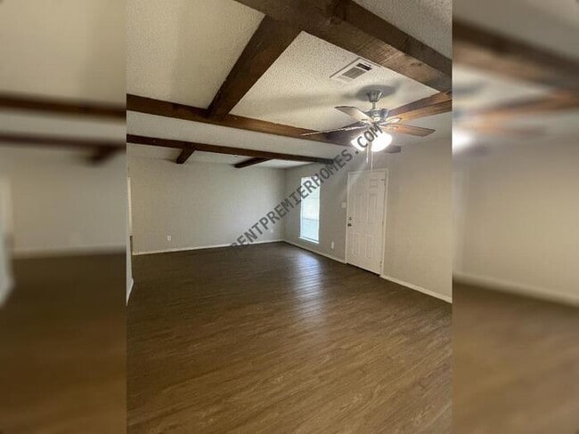 Building Photo - 2906 Pamela