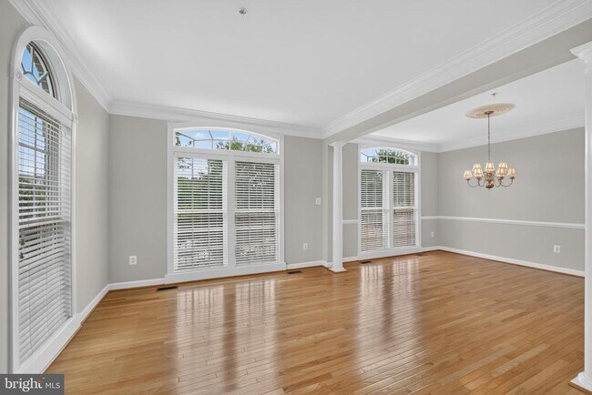 Foto del edificio - 30 Sharpstead Ln