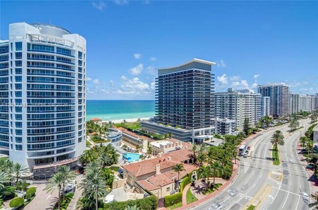 Building Photo - 5900 Collins Ave