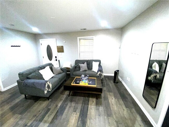 Foto del edificio - 2176 Pansy St NW