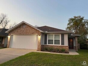 Building Photo - 670 Edith Ln