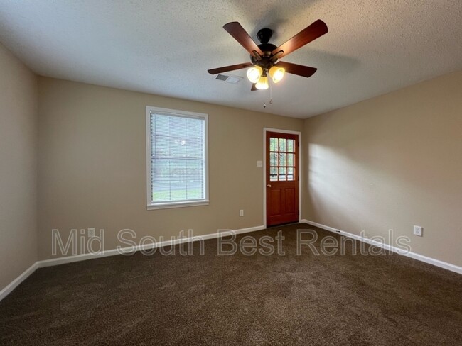 Building Photo - 1671 Dabbs Ave