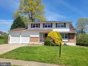 Building Photo - 3212 Powhatan Dr