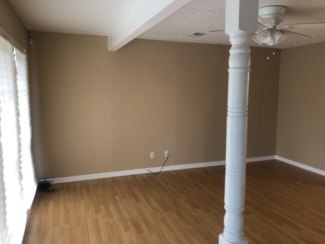 Building Photo - 12625 Warm Springs Rd