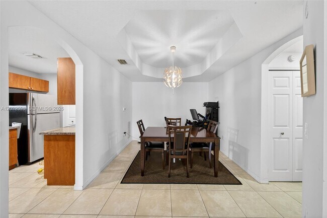 Foto del edificio - 6670 NW 114th Ave